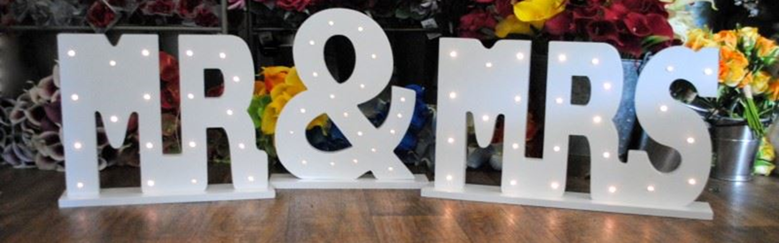 Mr & Mrs Sign