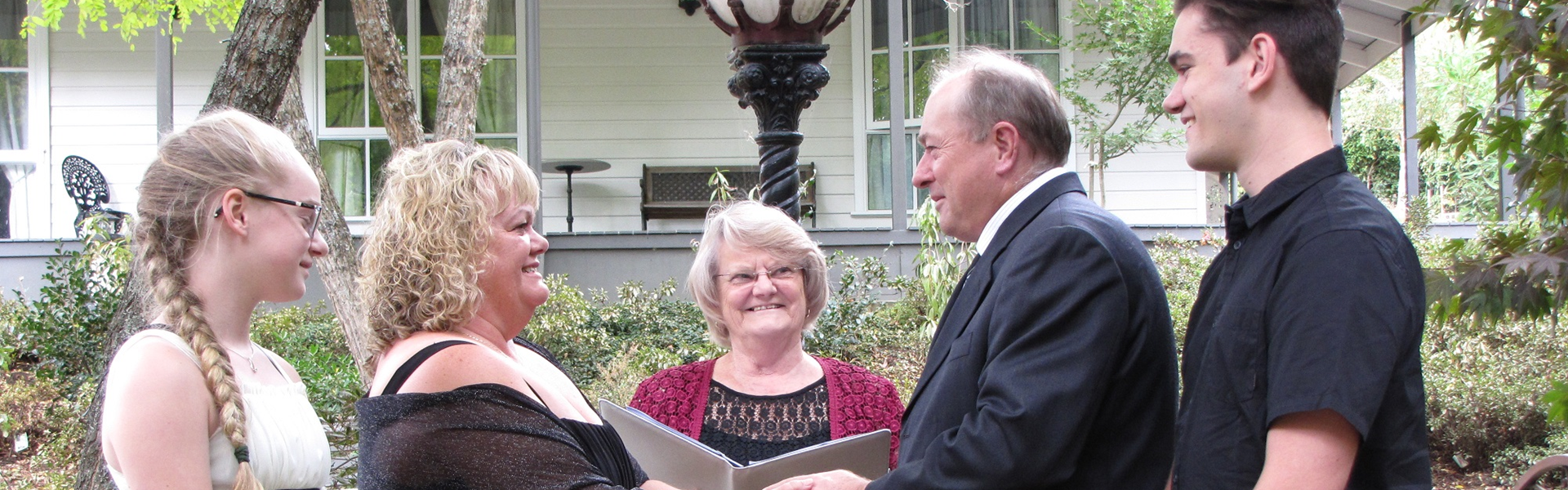  Robyn Whitelaw Celebrant - Wedding & Marriage Celebrant