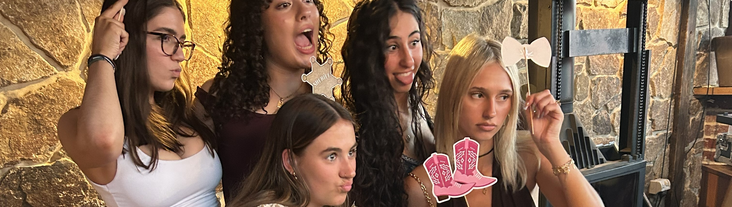 A Thousand Words Photo Booths SupplierHero Wedding Photo Booth