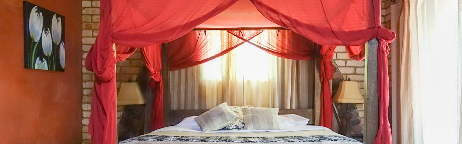 a35fc581-7eff-4009-bcef-5843d02e10c0-cedar-park romantic suite-2000x900px-19-1.jpg