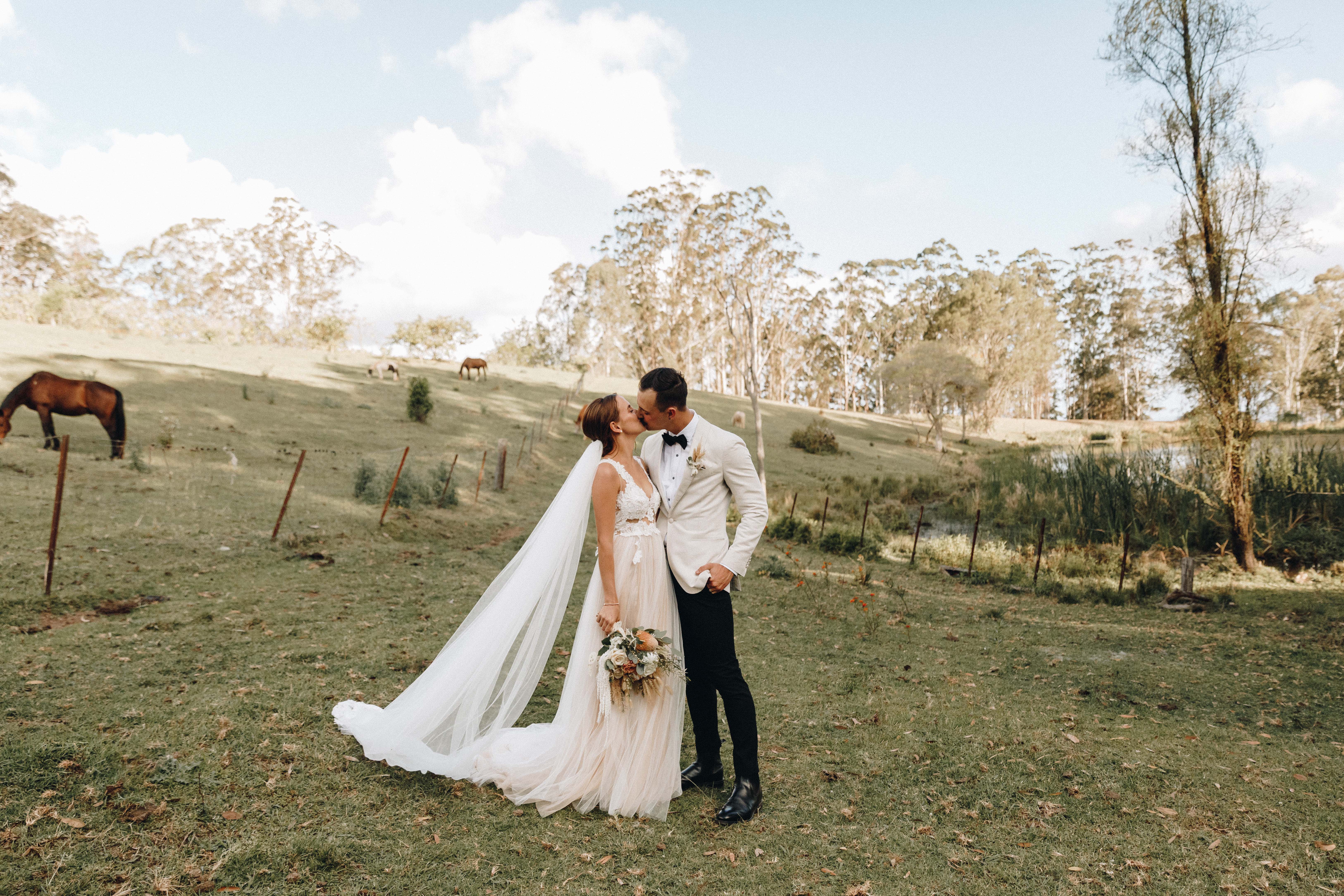 Aleisha Edwards Photography SupplierHero Wedding Photography