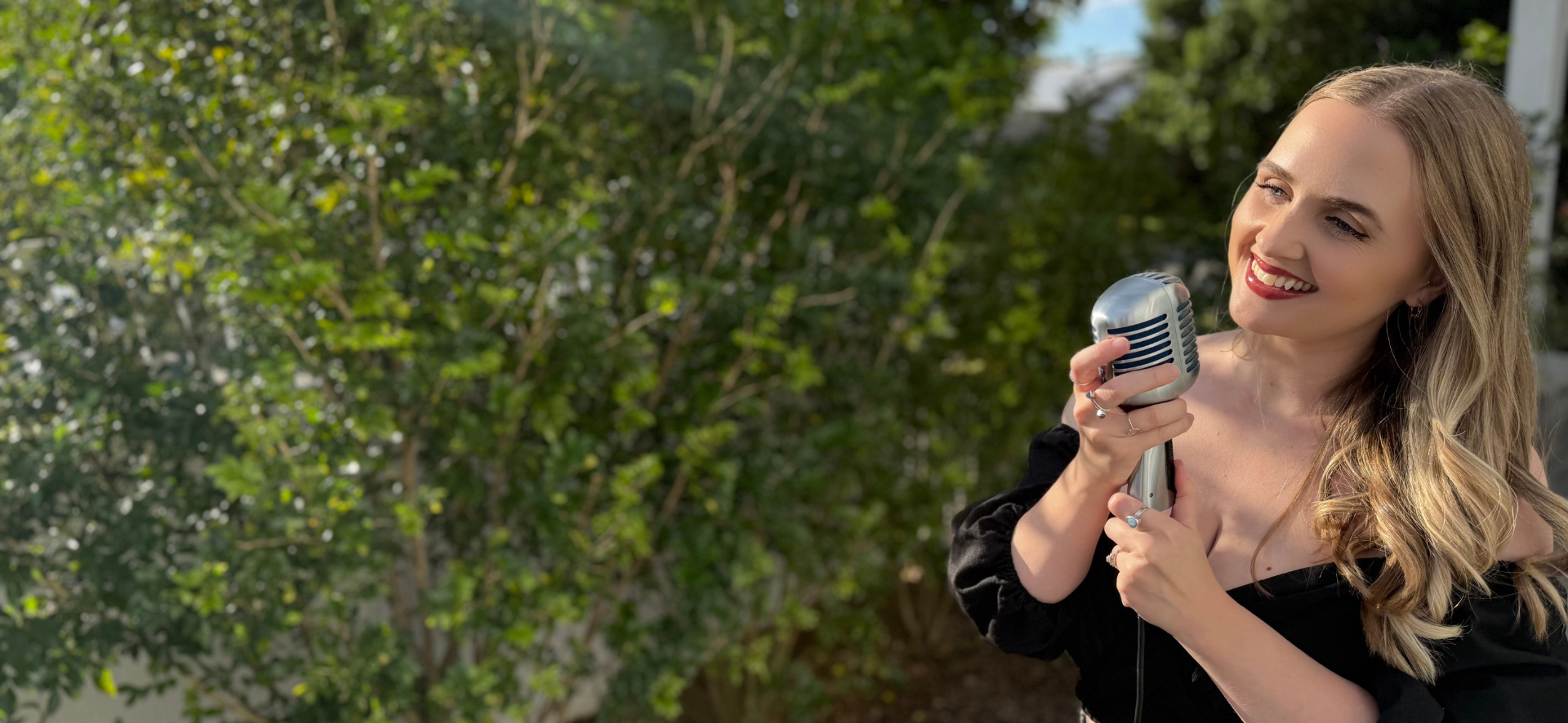 Allie The Wedding Singer + DJ + MC SupplierHero Wedding Music