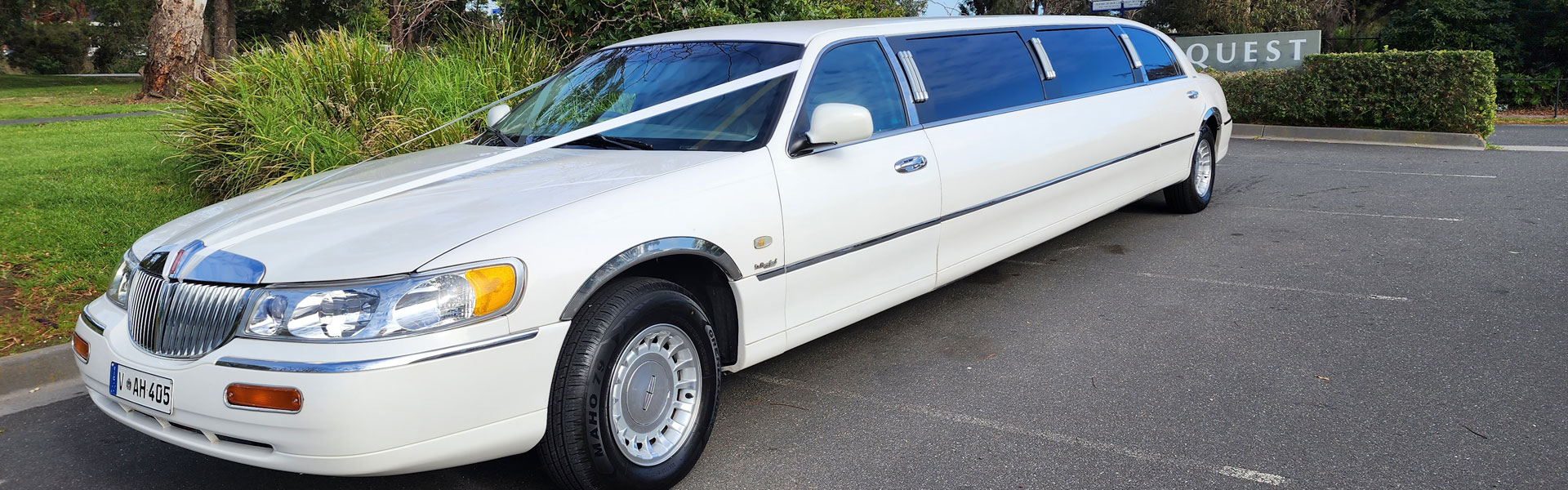 Auslink Limousines SupplierHero Wedding Cars