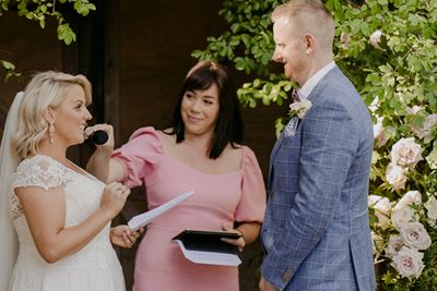 Marriage Celebrants-Megan Thompson