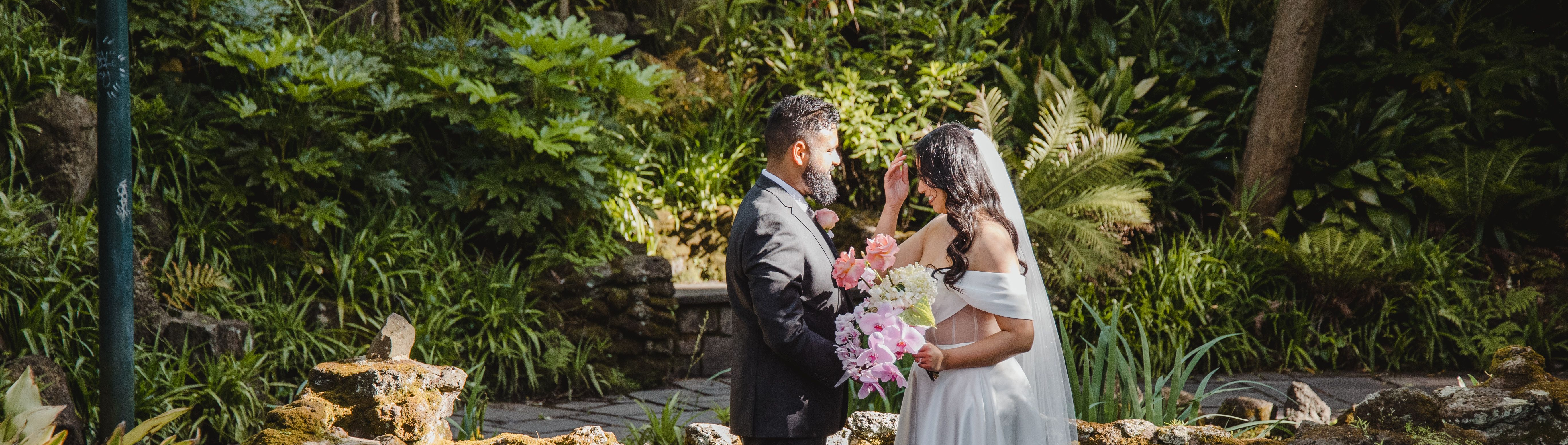 Blooms By Cecilia SupplierHero Wedding Flowers