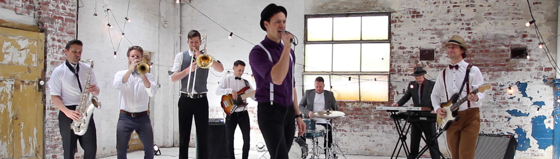 Blue Avenue Entertainment SupplierHero Wedding Music