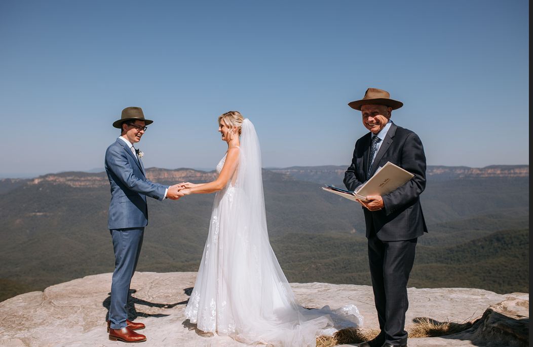 Blue Mountains Celebrant - Phil Timbrell Happyday Celebrant
