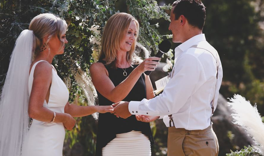 Civil Celebrant Felicity - Creating Memories