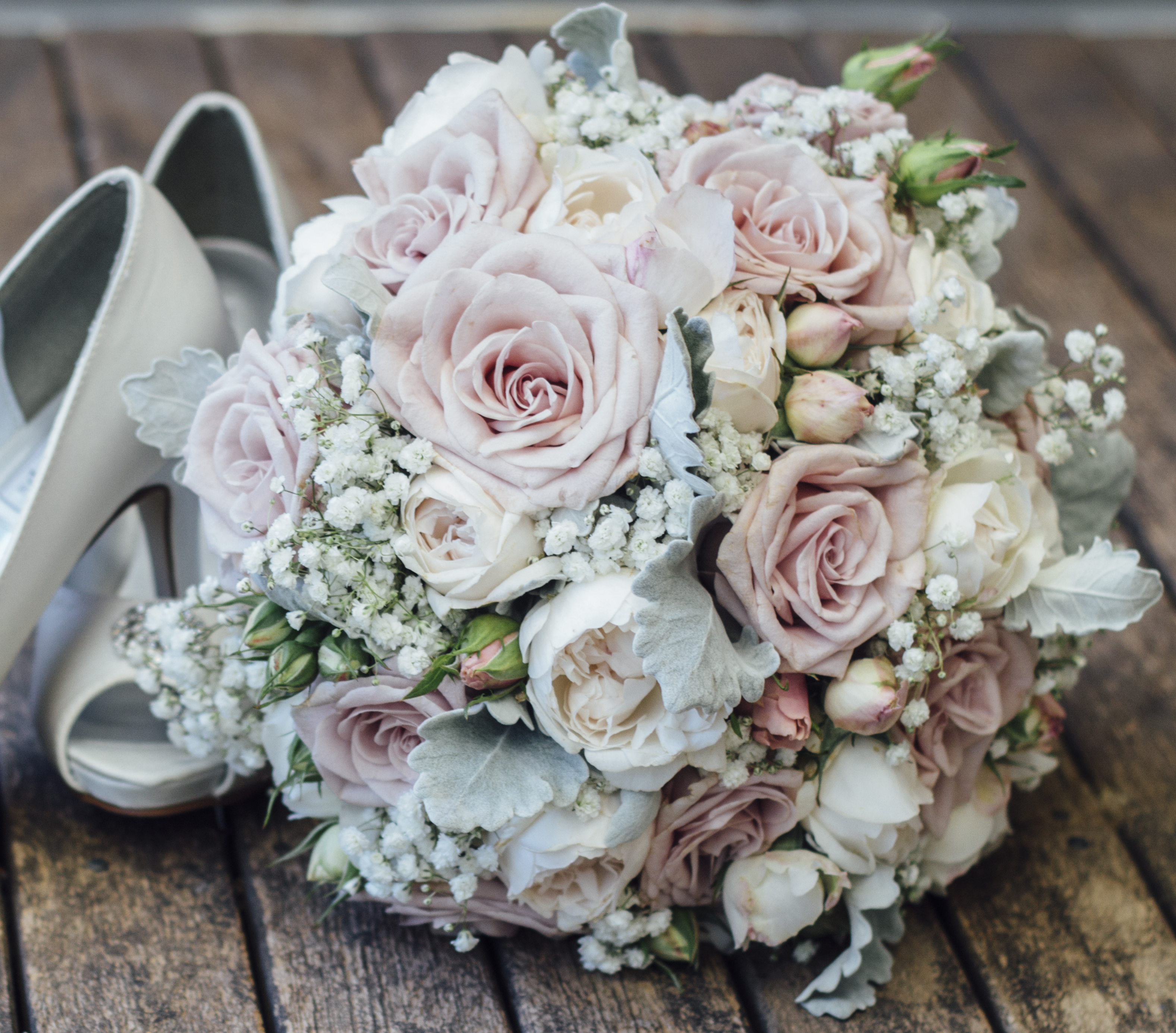 Lovely Bridal Blooms Wedding Flowers Wilberforce Easy Weddings