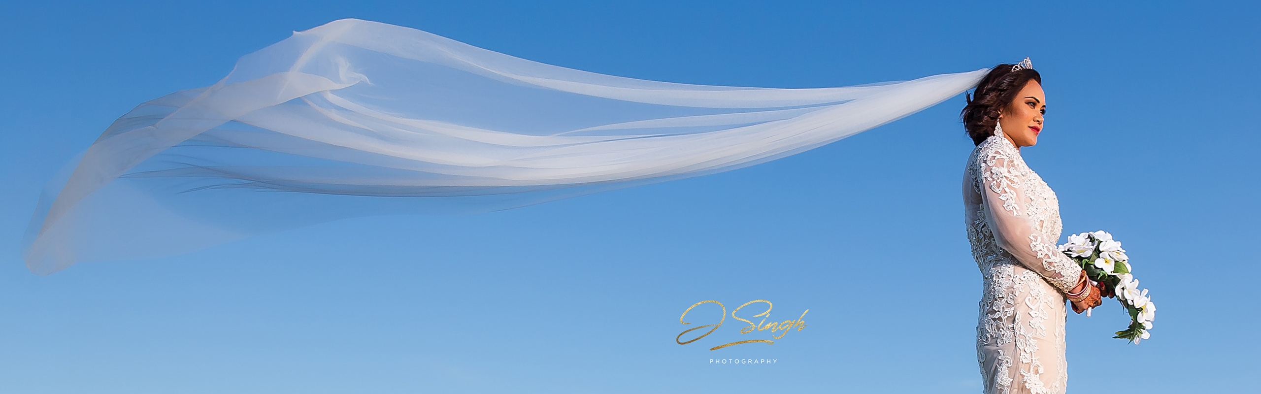 d912b5ea-be3f-432e-b4ad-2cdfcace55a7-Easy Weddig Newzelander Bride.jpg