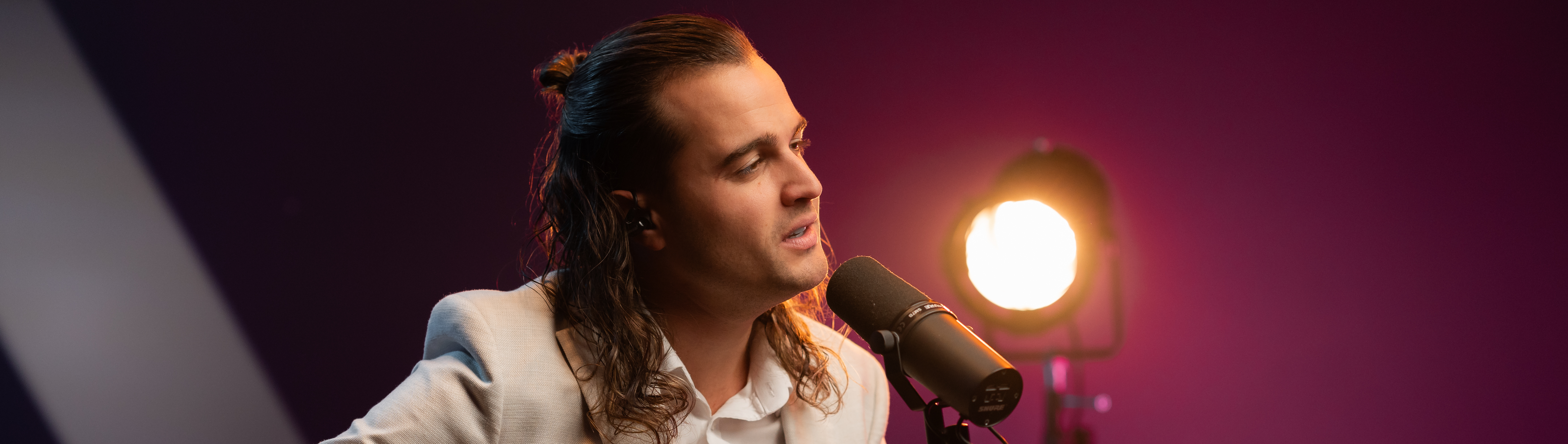 Dan Vogl SupplierHero Wedding Music