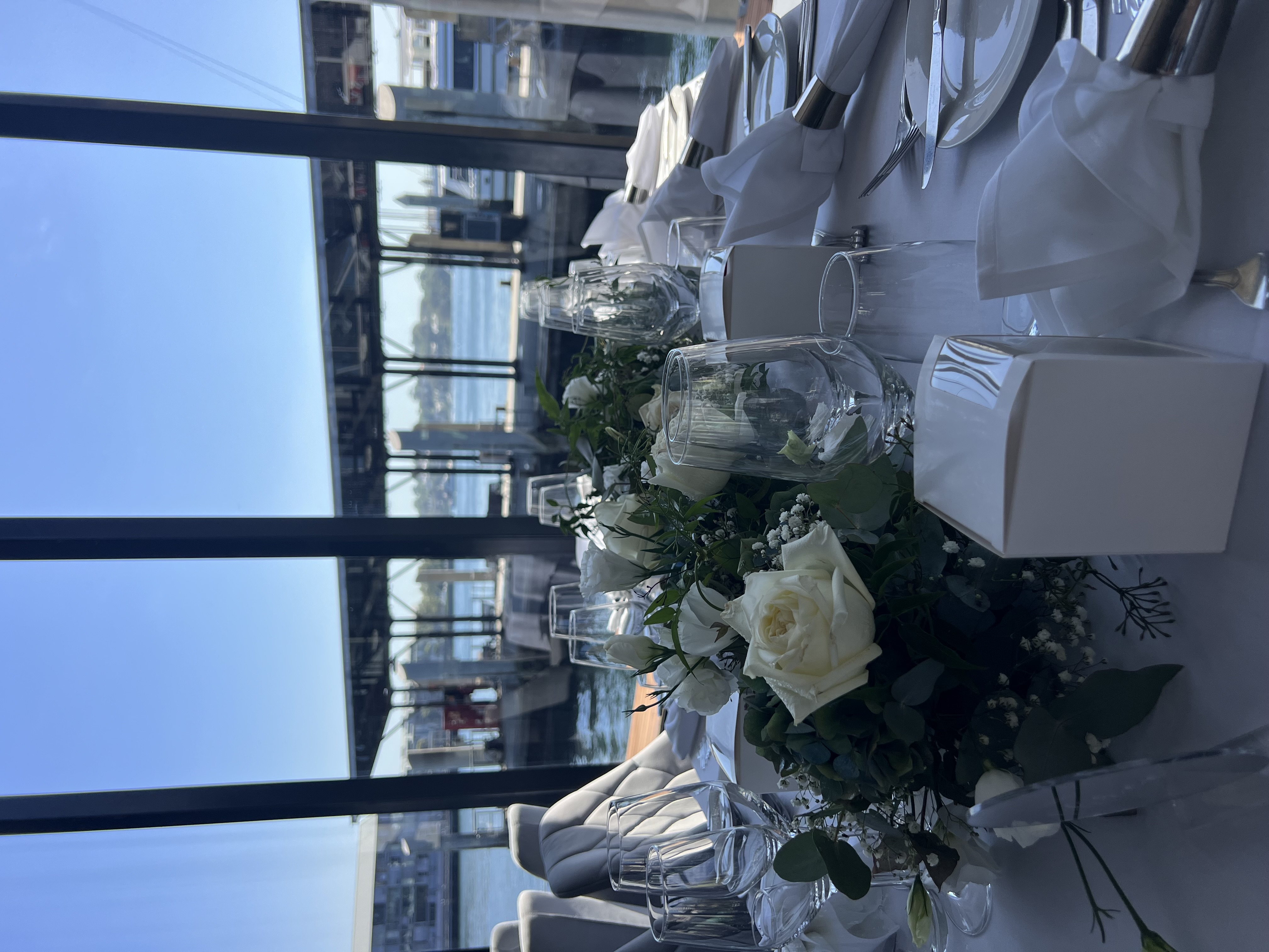 Dandelion Bespoke Floral Boutique SupplierHero Wedding Flowers