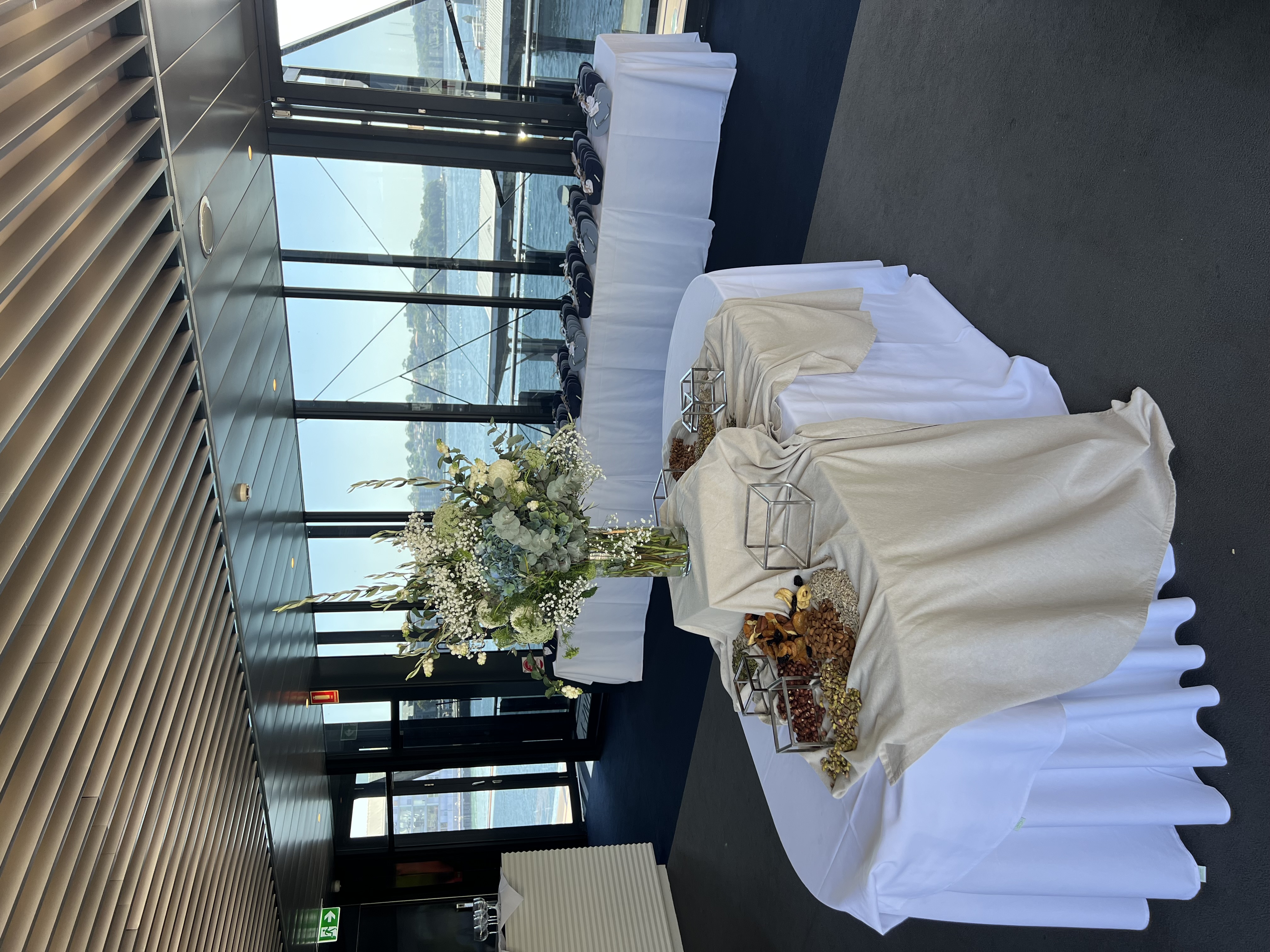 Dandelion Bespoke Floral Boutique SupplierHero Wedding Flowers