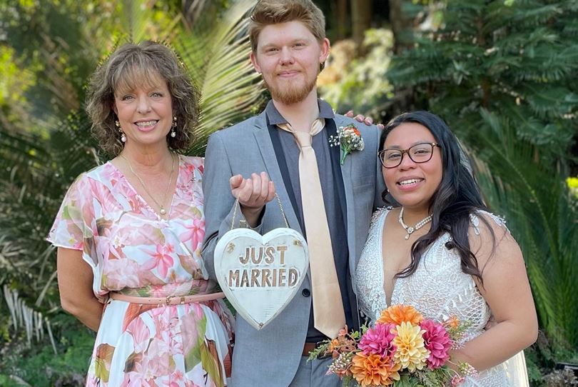 Del Edwards - Weddingdells SupplierProfileLive Marriage Celebrant