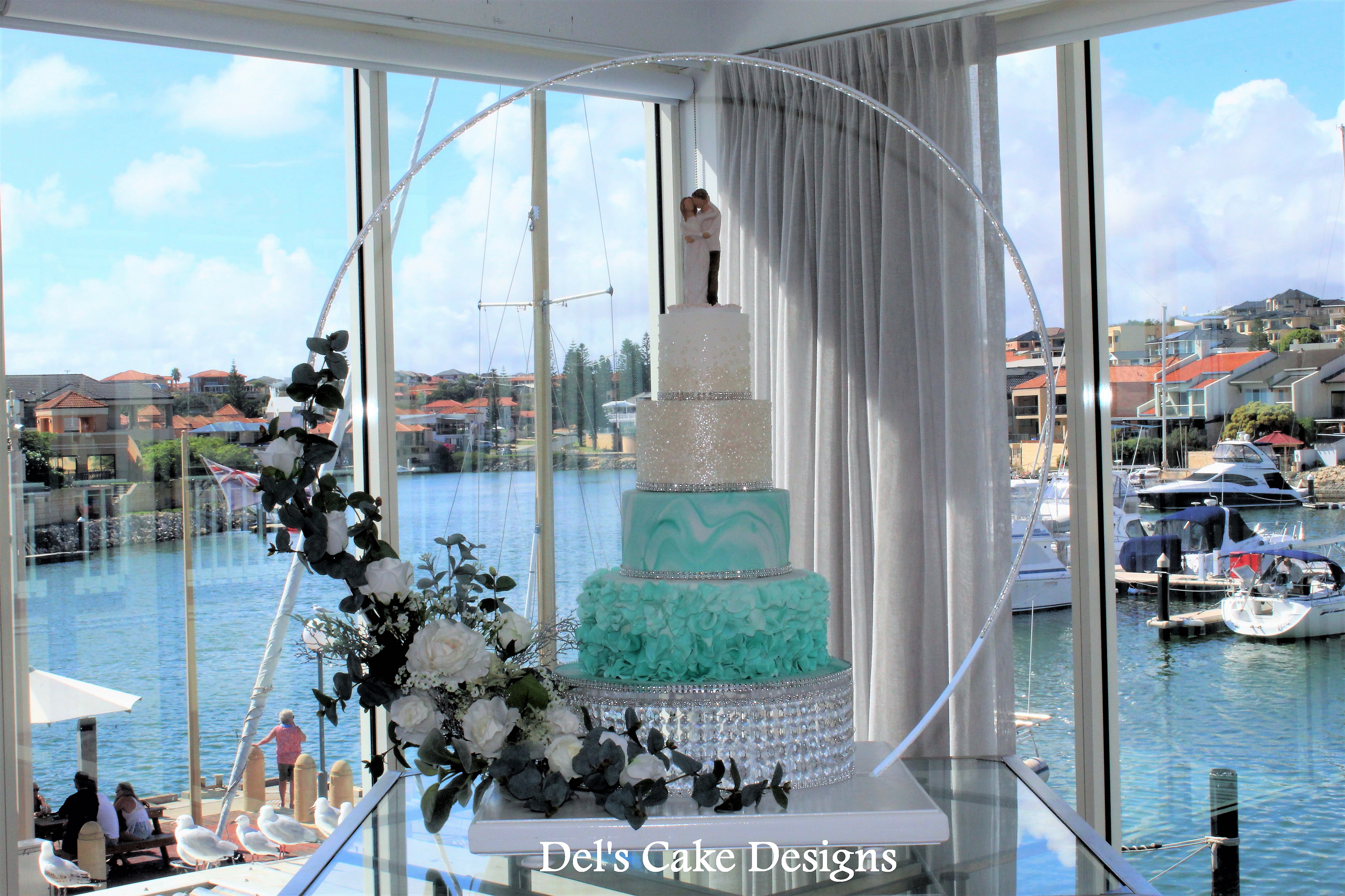 Del's Cake Designs SupplierHero Wedding Cakes