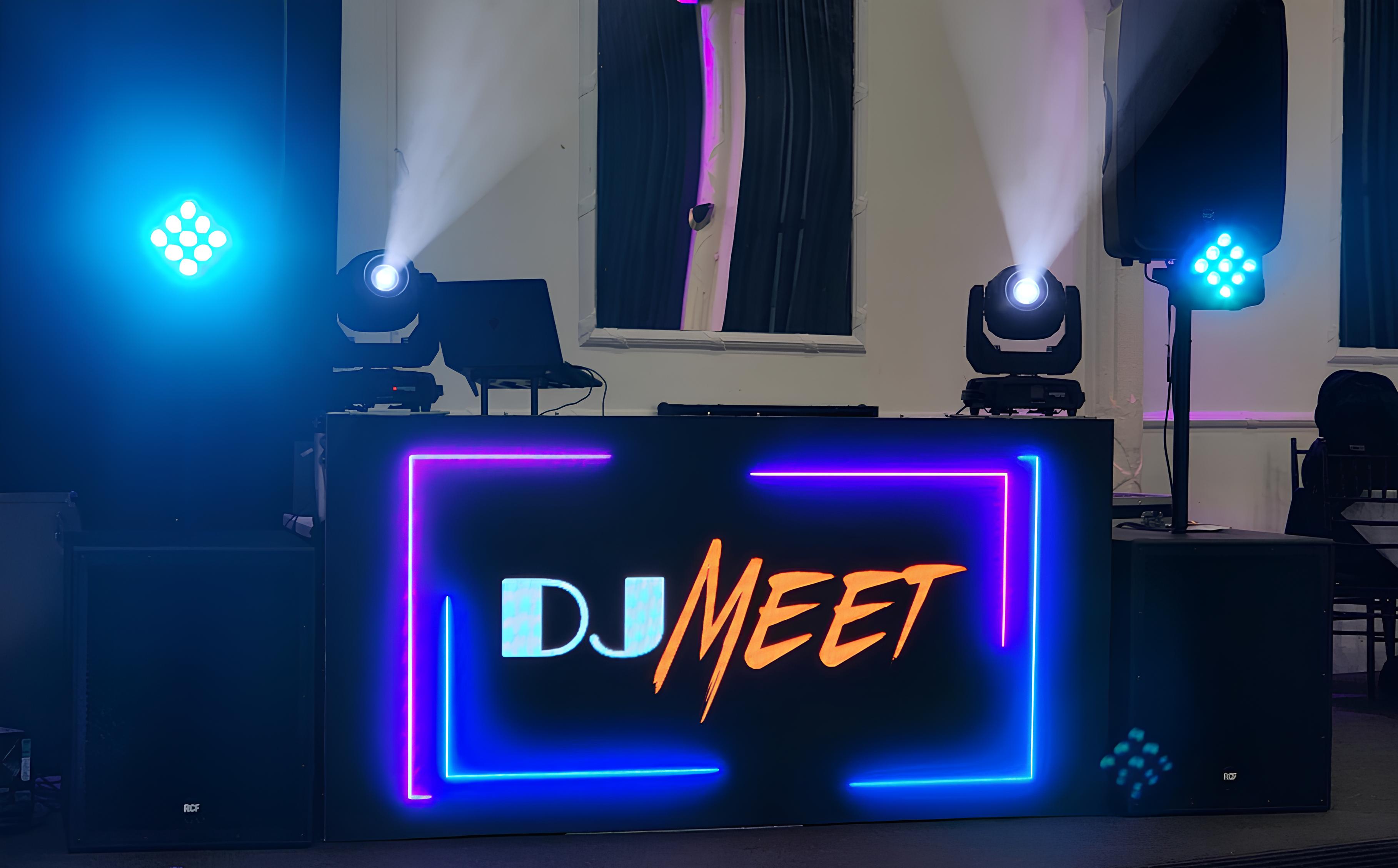 DJ Meet SupplierHero Wedding Music