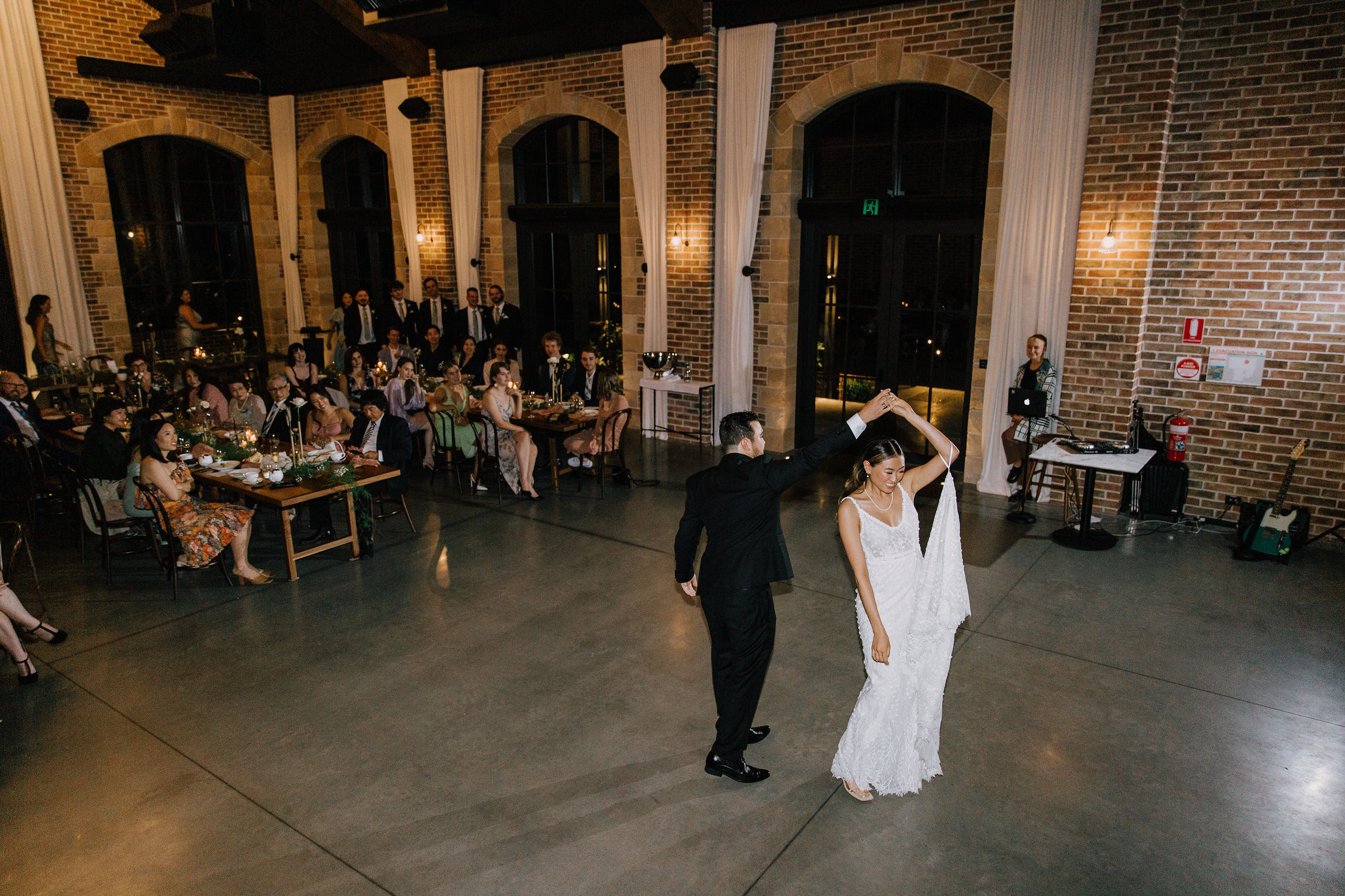 Eilish Ellen Live Music & DJ SupplierHero Wedding Music