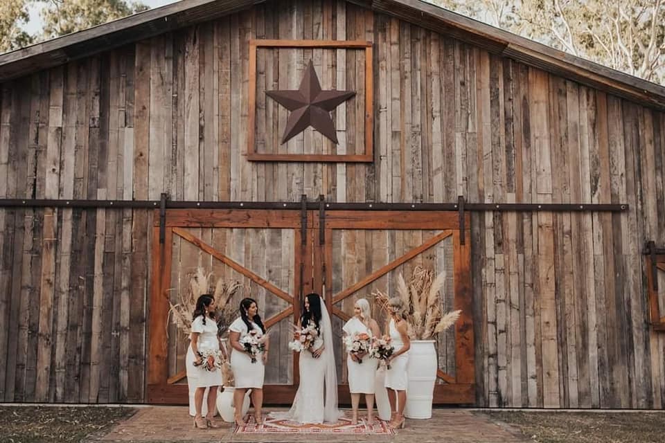 Elite Barn Weddings