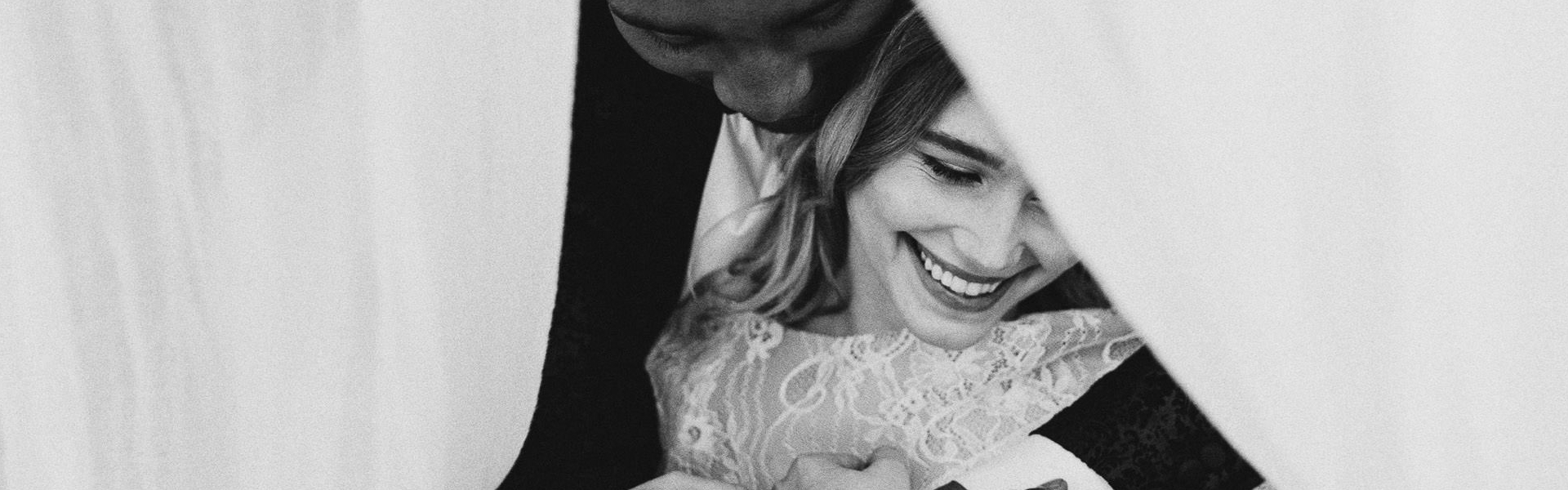 face7f73-c32a-4bbc-aea0-64bc052ef336-Cremorne Street Coach House.Jaz Anderson Photography. getting ready-59.jpg