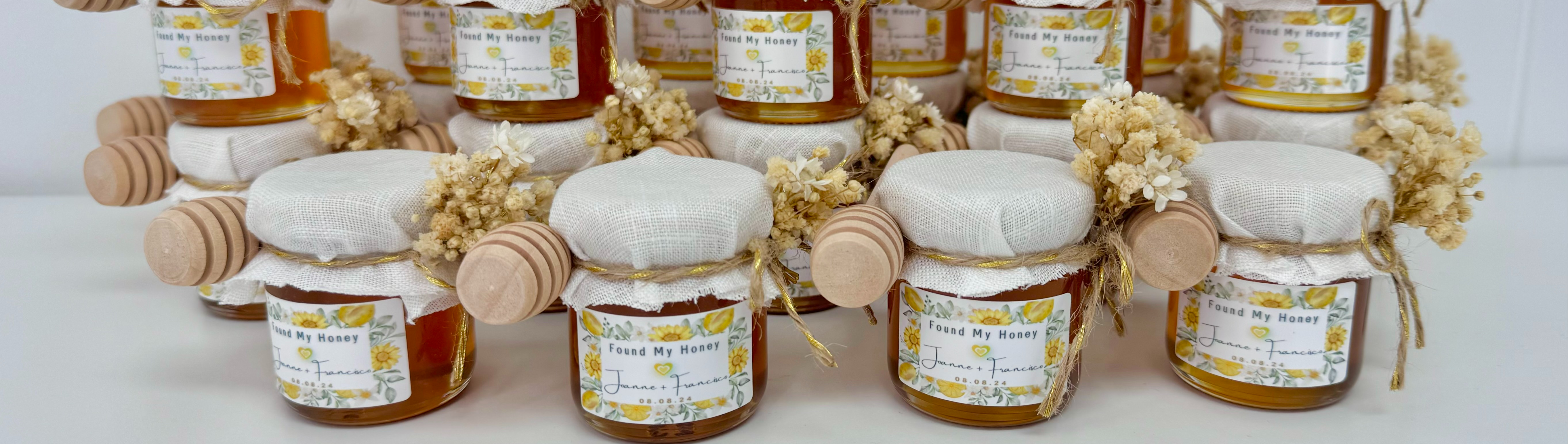 Favours by Luna SupplierHero Wedding Bomboniere