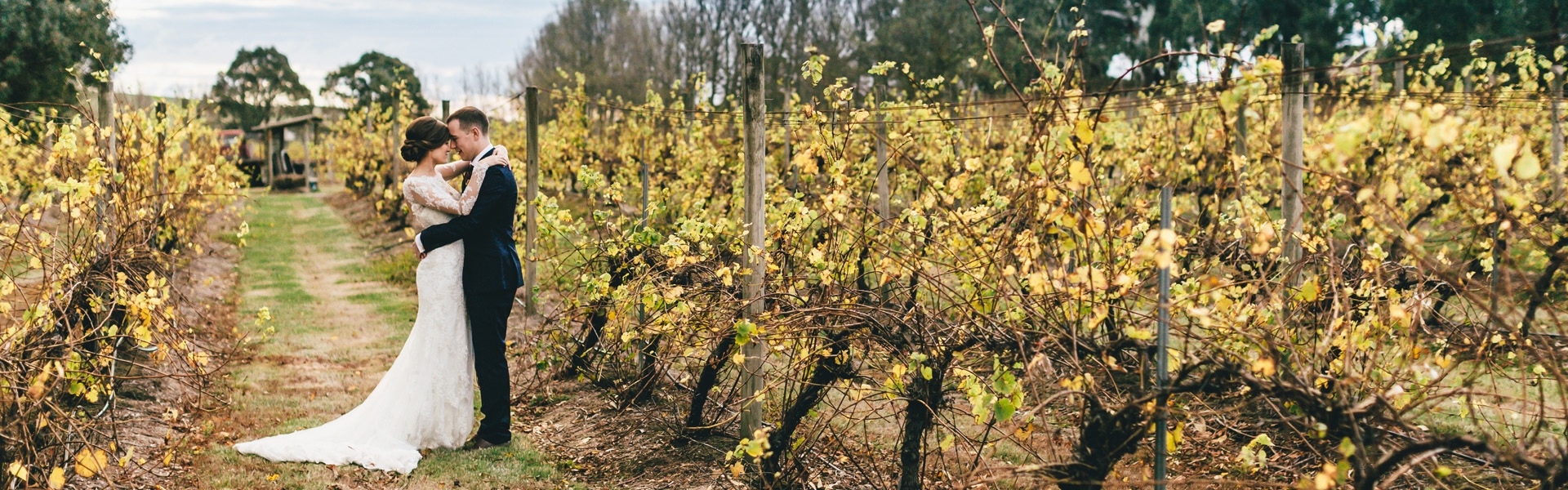 fba84d71-d03b-40f8-9615-14f039a07356-easyweddings hero 02.jpg