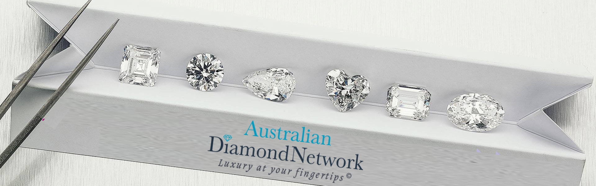 ff5d18a2-5e4e-4f1b-8cc0-244a4be5a593-Different Diamond Shapes in Colour Tray.jpg