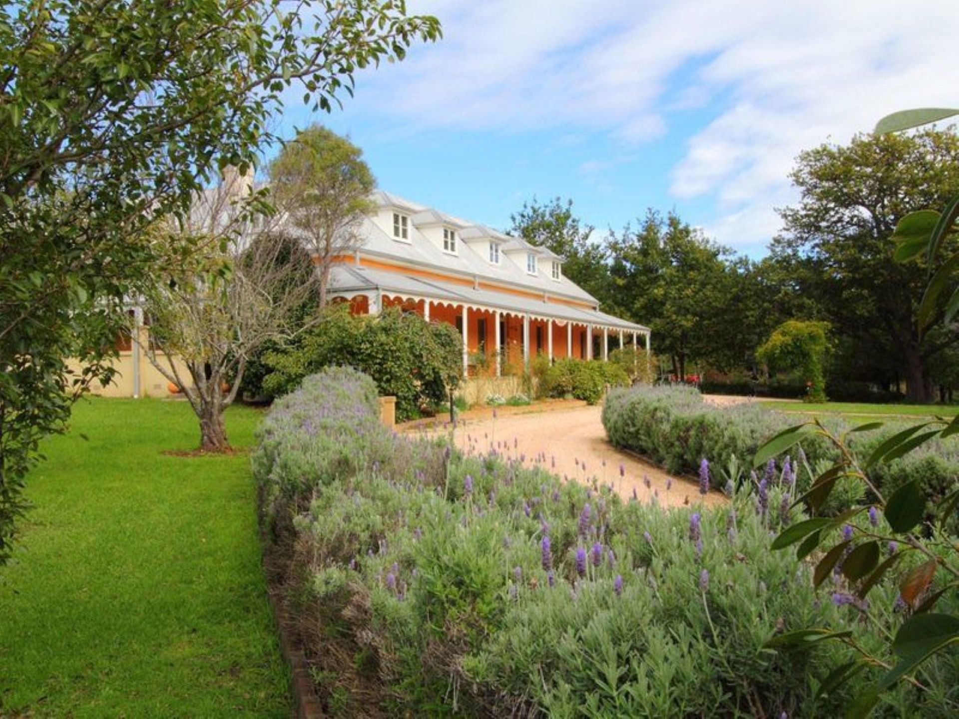 Fitzroy Inn Southern Highlands SupplierHero Wedding Venues