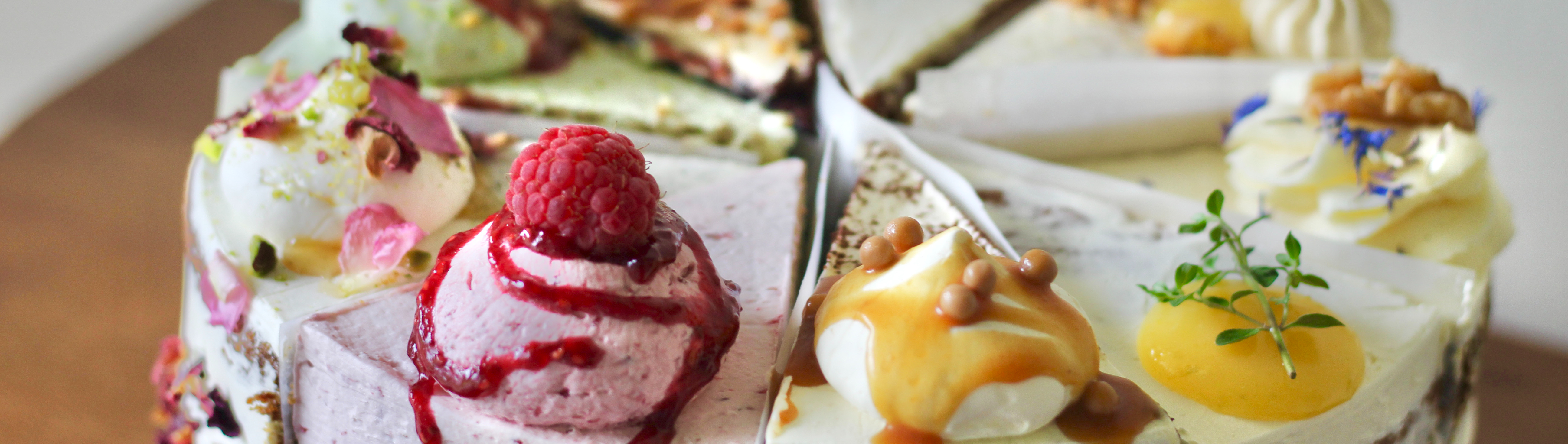 Honey-Belle Cakery SupplierHero Wedding Cakes