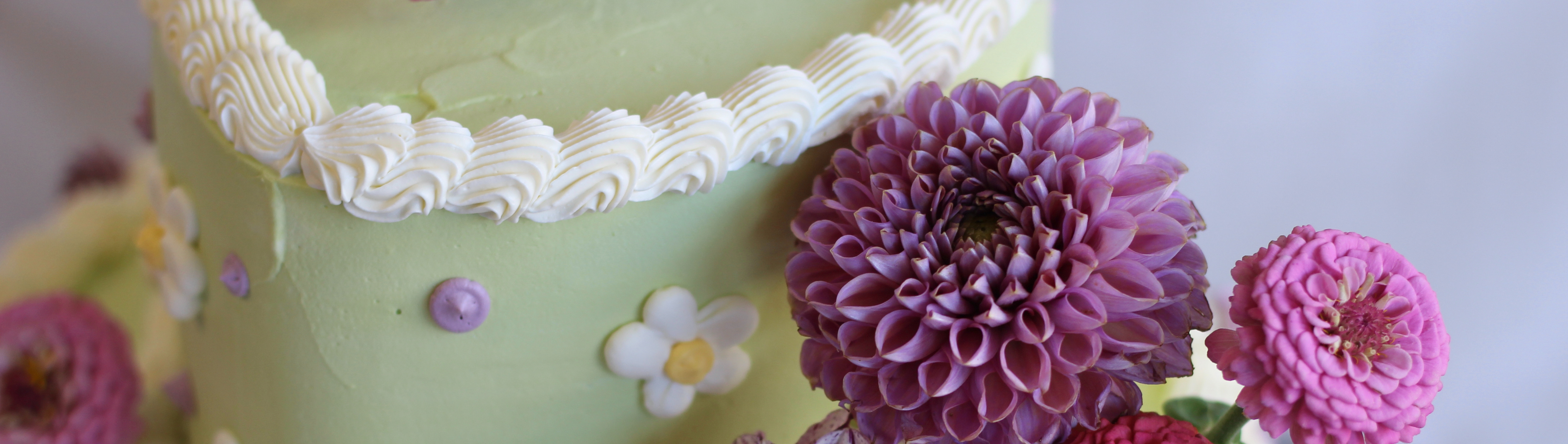 Honey-Belle Cakery SupplierHero Wedding Cakes