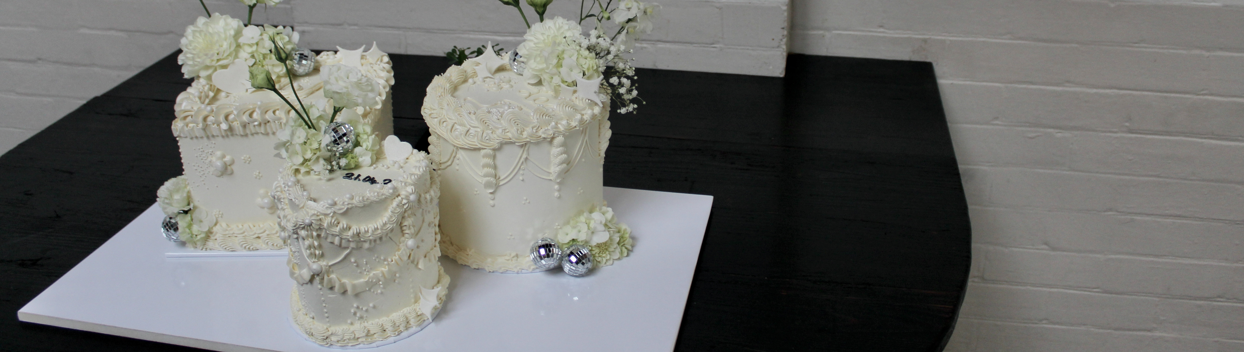 Honey-Belle Cakery SupplierHero Wedding Cakes