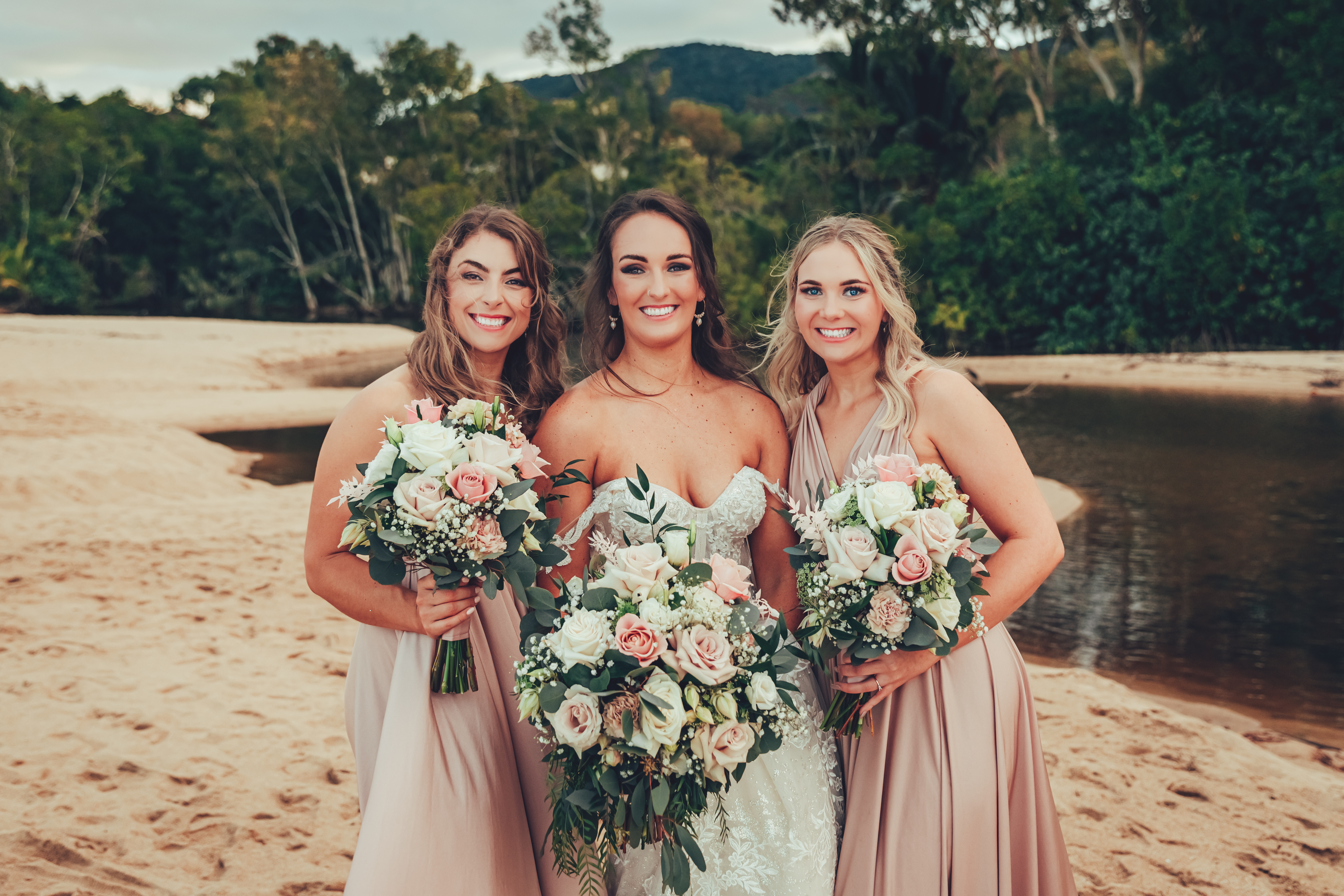 I Do Flowers Cairns SupplierHero Wedding Flowers