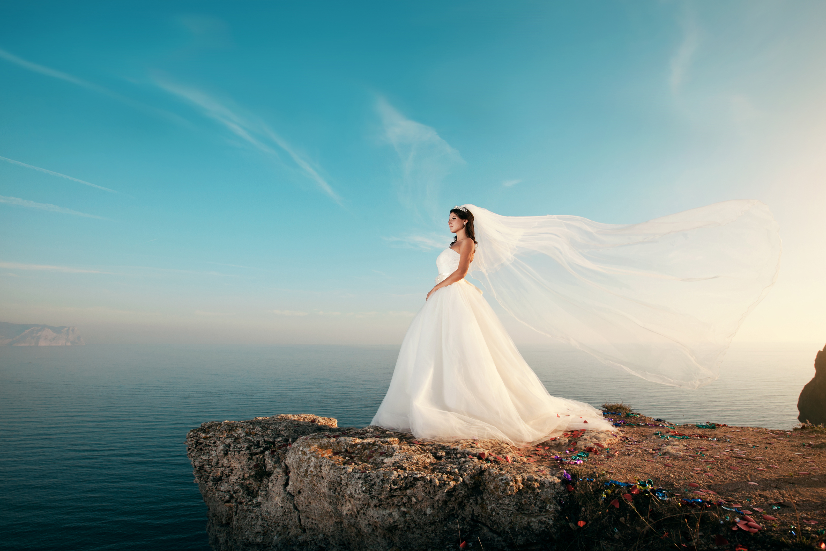 Idora Bridal SupplierHero Wedding Dresses