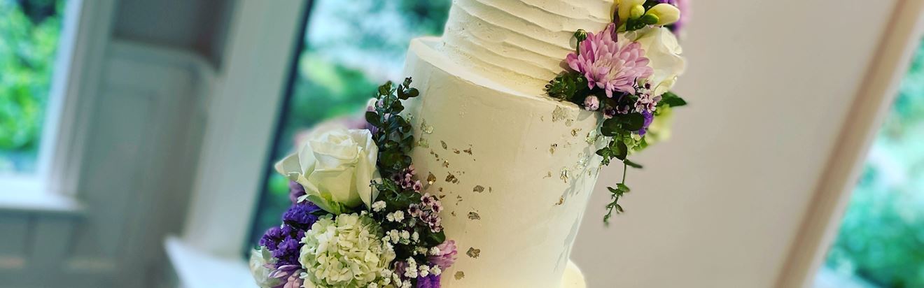 LazyCakes by Lauren SupplierHero Wedding Cakes