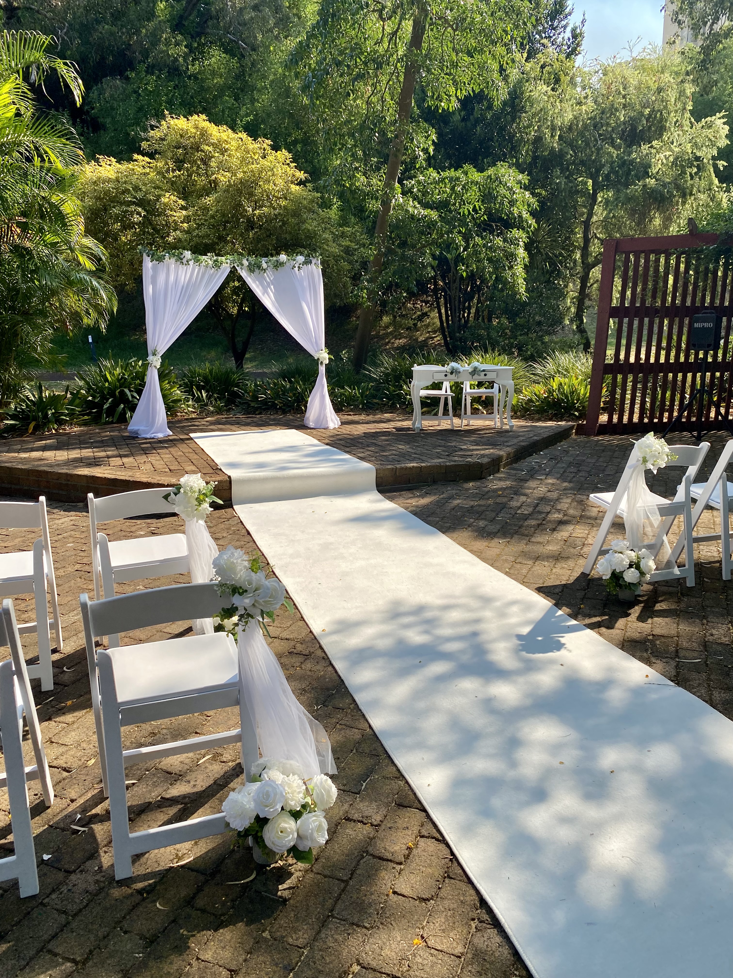 Pedestal & Decoration Hire SupplierHero Wedding Decorations