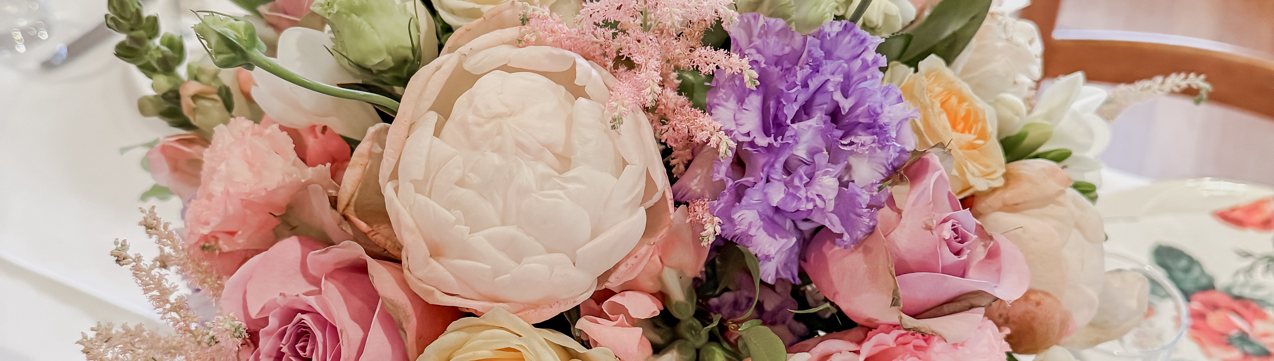 Pineapple Posies SupplierHero Wedding Flowers