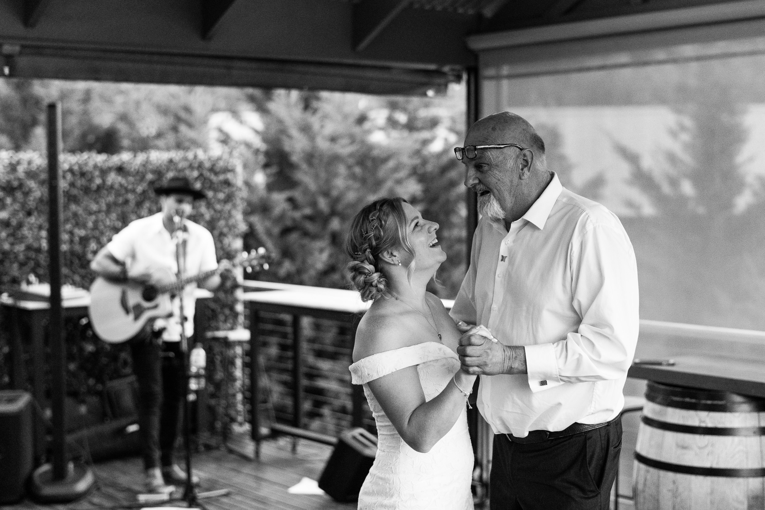 Sean K - Solo Acoustic & DJ SupplierHero Wedding Music