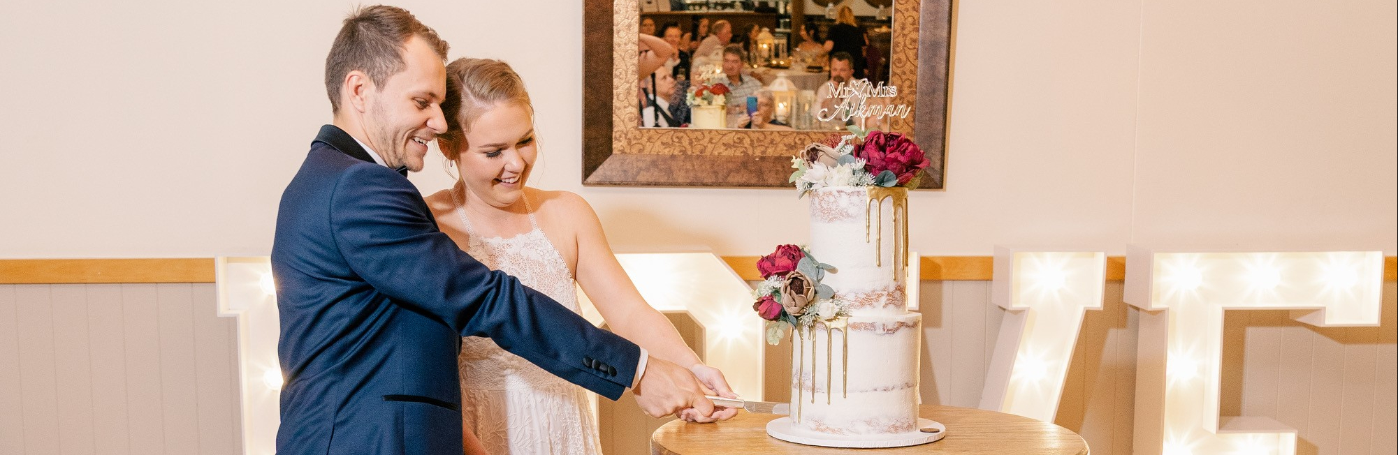 Simply Divine Occasions SupplierHero Wedding Cakes