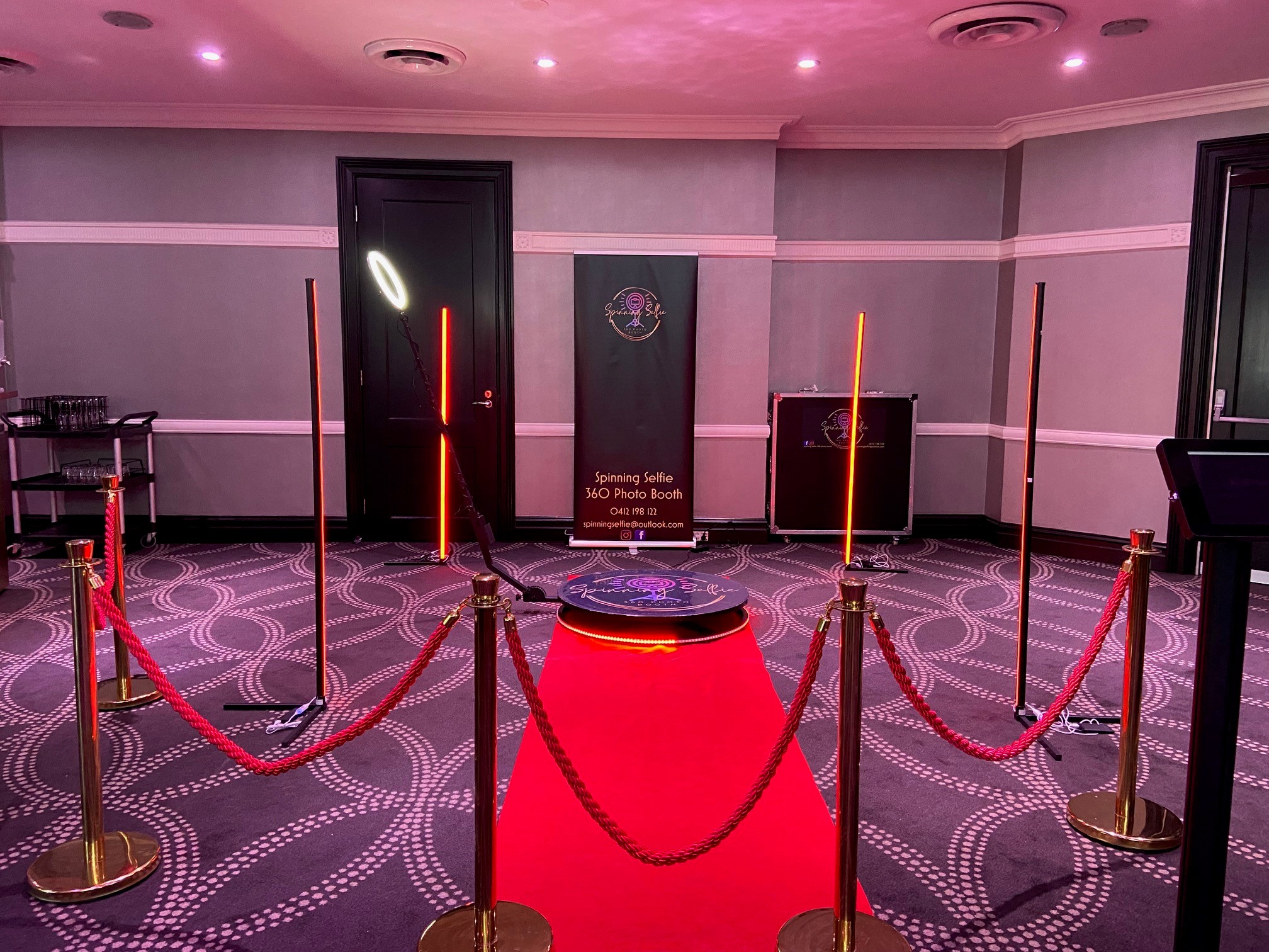 Spinning Selfie 360 Photo Booth SupplierHero Wedding Photo Booth