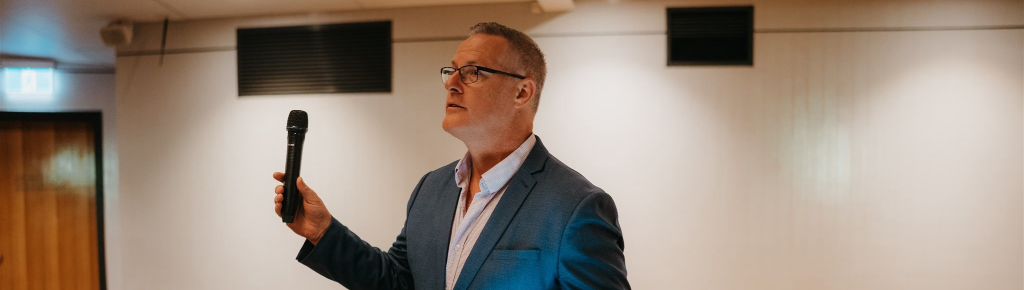 The Master of Ceremony - Celebrant and MC SupplierHero Marriage Celebrant