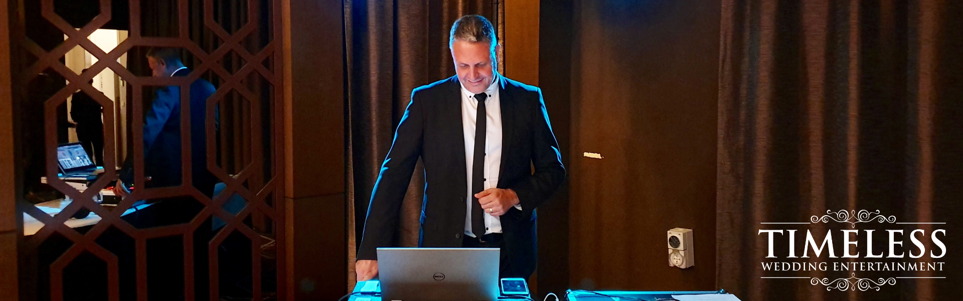 Timeless Wedding Entertainment SupplierHero Wedding Music