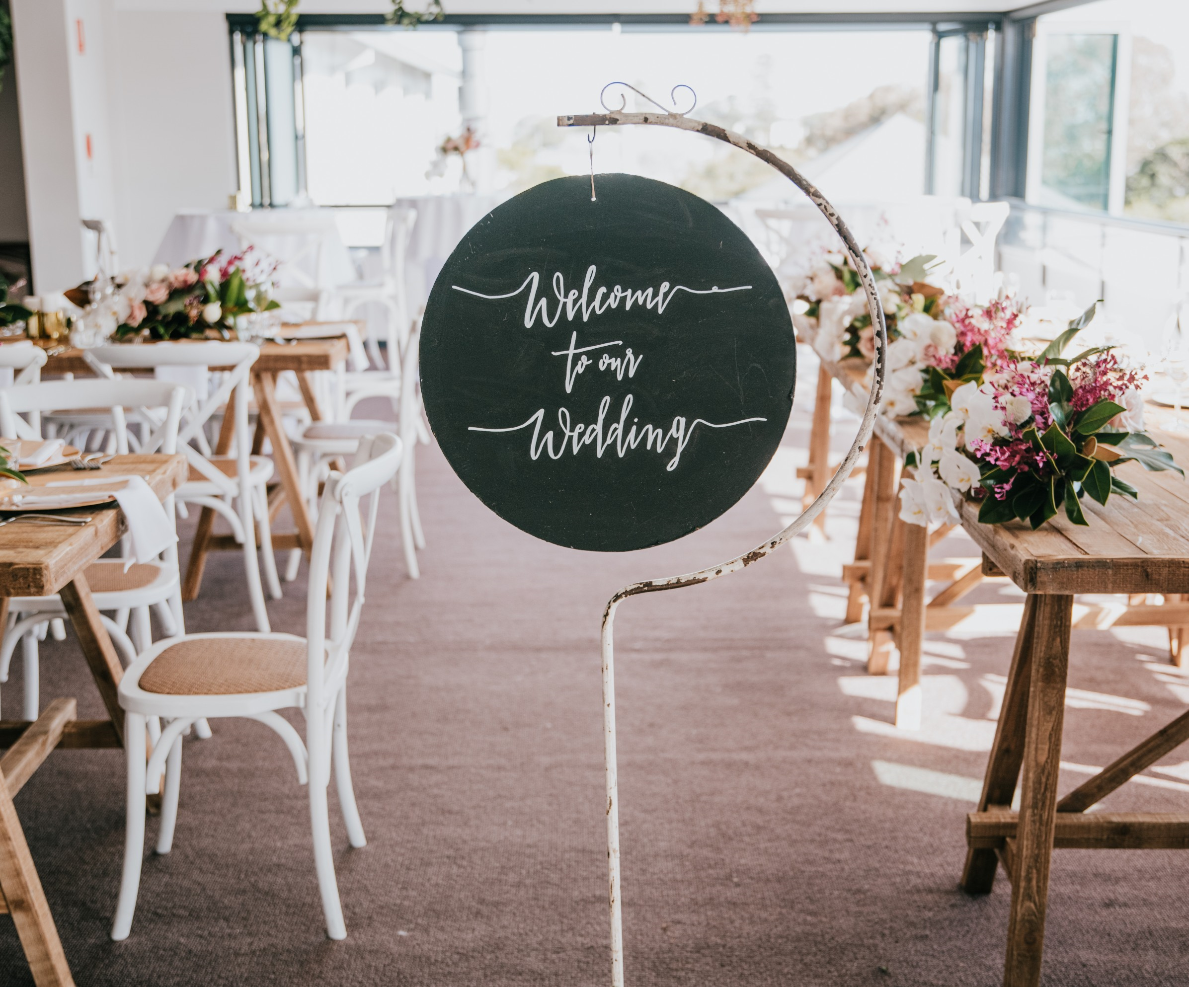 Gunyah Hotel - The Lake View Room