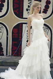 Henry Roth Australia - Wedding Dress Designers Surry Hills | Easy Weddings