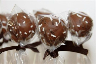 Chocs & Pops Pty Ltd Wedding Cakes Burleigh Heads Easy Weddings